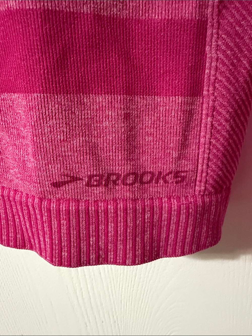 NWOT Brooks Run Happy Streaker' Seamless Hoodie Long Sleeve Stripes Medium Pink - Picture 4 of 11